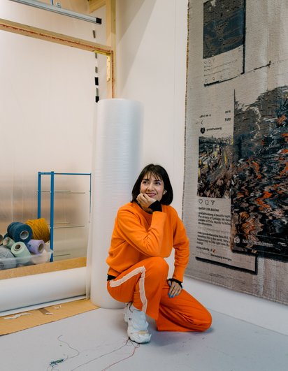 Constanza Camila Kramer Garfias in her Munich studio; Photo by Dirk Bader, 2022